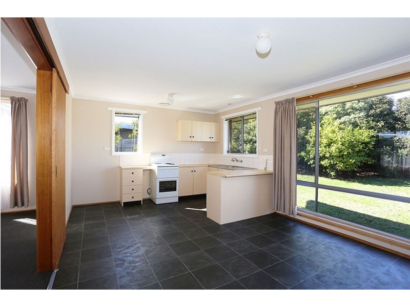 7 Bishops Drive, Newnham TAS 7248