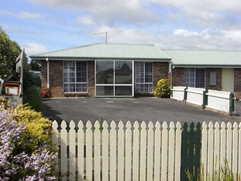 3/4 Patricia Place, Newnham TAS 7248