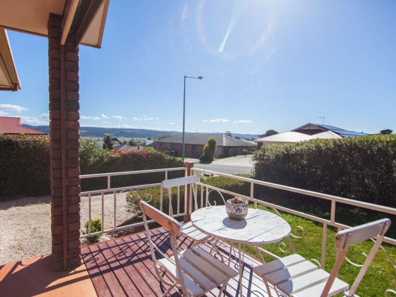 7 Dafnis Drive, Newnham TAS 7248