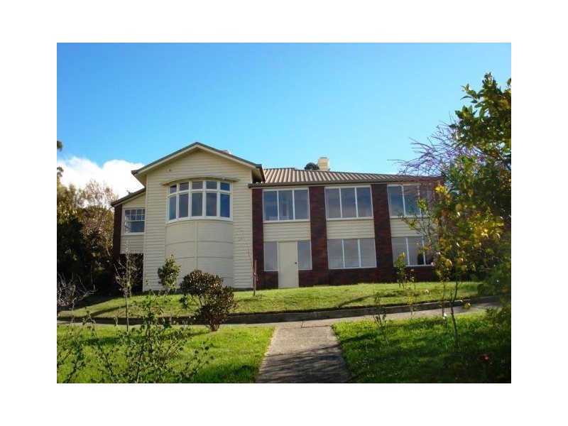 18 Delamere Crescent, Trevallyn TAS 7250