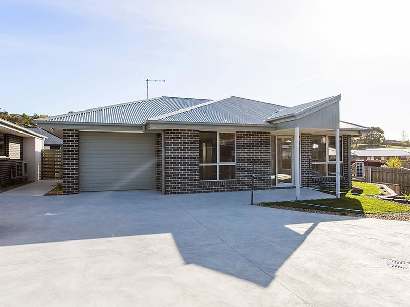 1 & 2/21 Aram Place, Newstead TAS 7250