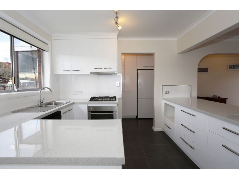 8 Clinton Court, Summerhill TAS 7250