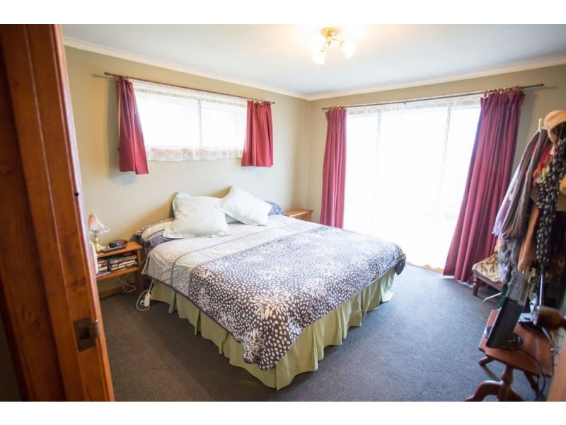 2 Rondora Court, Newnham TAS 7248