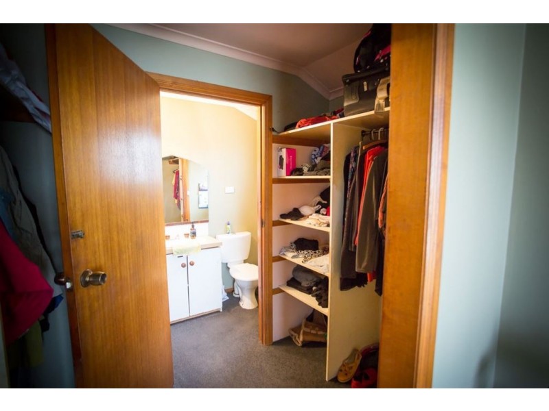 2 Rondora Court, Newnham TAS 7248