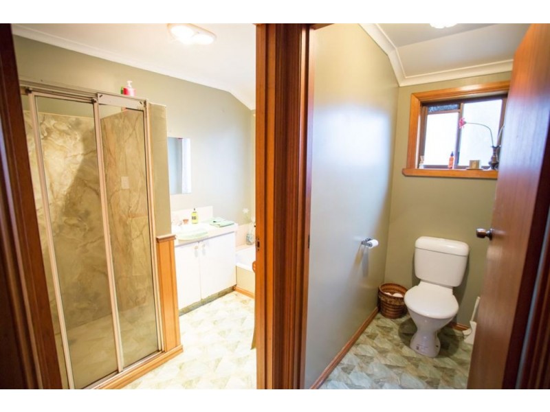 2 Rondora Court, Newnham TAS 7248