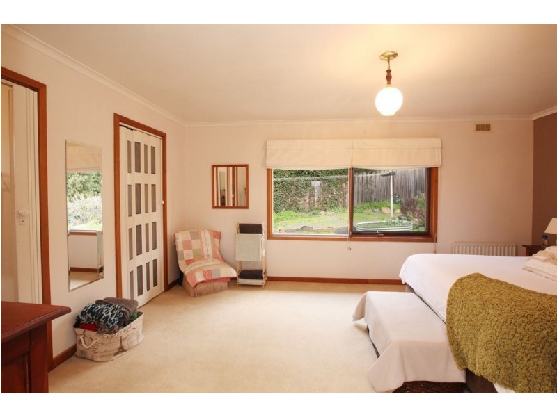 2 Ainslie Grove, South Launceston TAS 7249