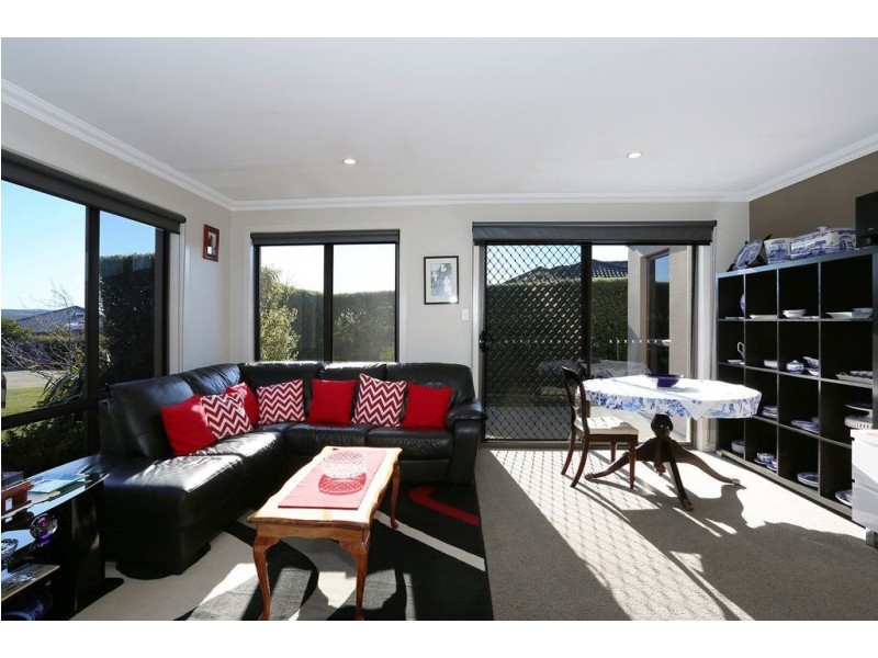 6 Sarinda Close, Newnham TAS 7248