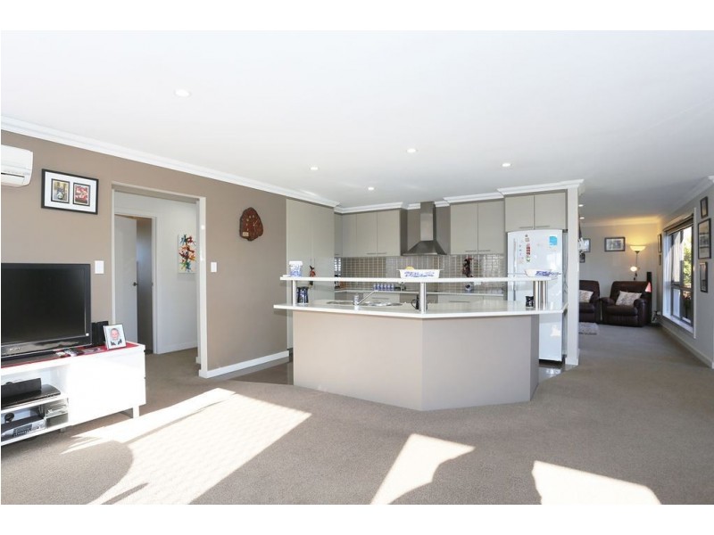 6 Sarinda Close, Newnham TAS 7248