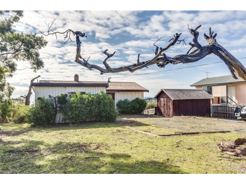 16 Top Road, Greens Beach TAS 7270
