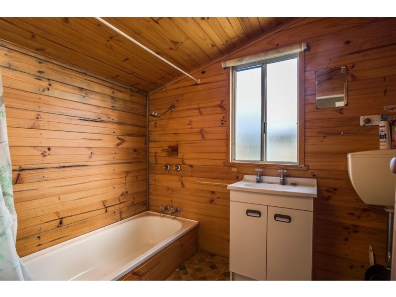 16 Top Road, Greens Beach TAS 7270