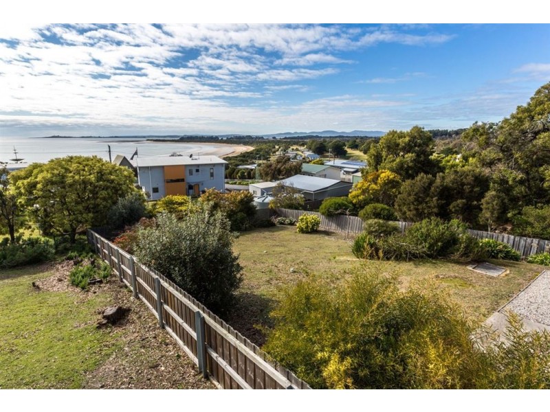 16 Top Road, Greens Beach TAS 7270