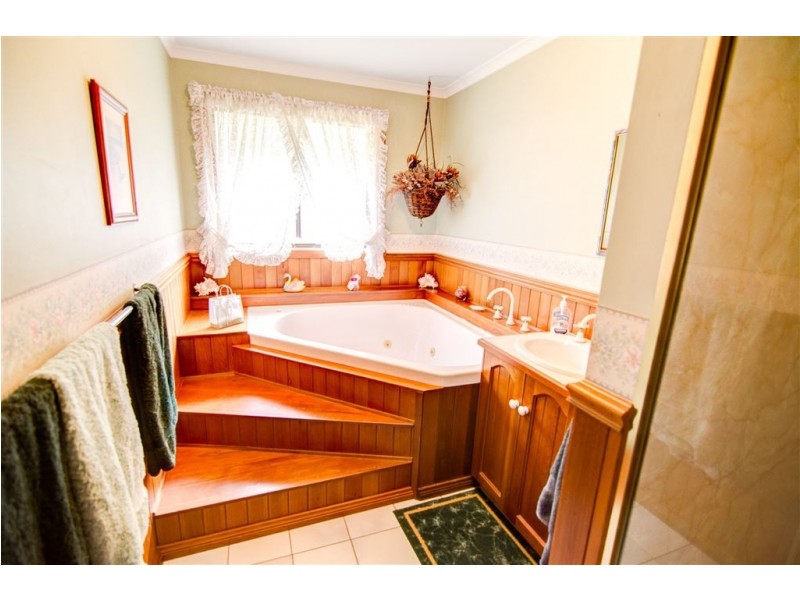 277 Peel Street West, Prospect Vale TAS 7250