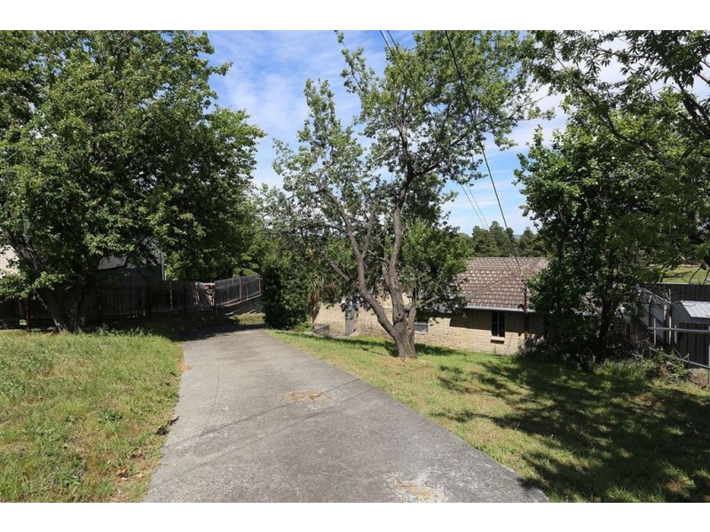 20 Crandon Crescent, Newnham TAS 7248