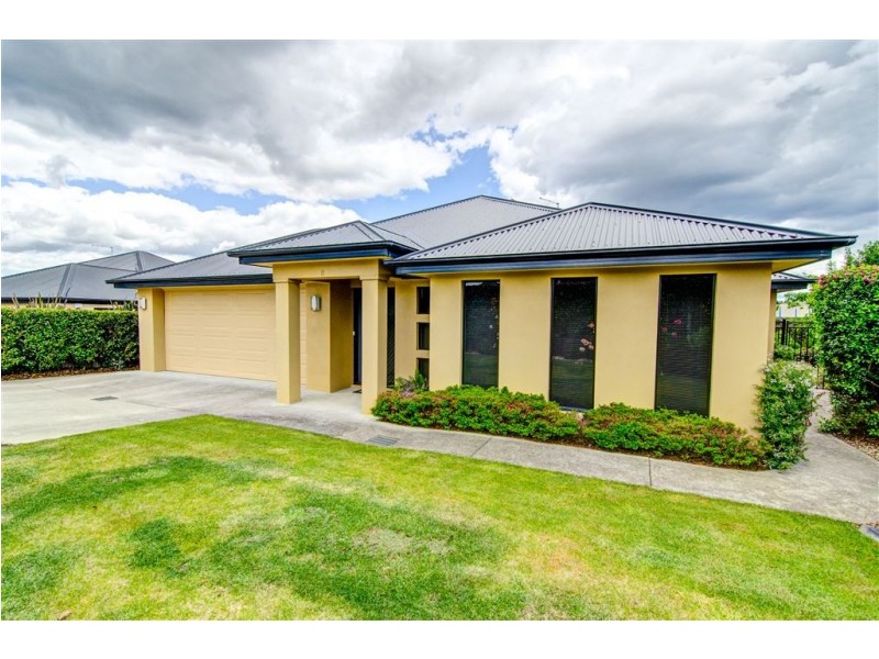 8 Adloch Place, Newnham TAS 7248