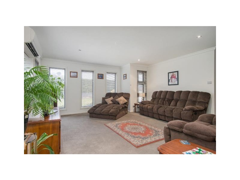 8 Adloch Place, Newnham TAS 7248