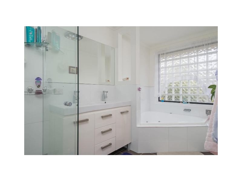 8 Adloch Place, Newnham TAS 7248