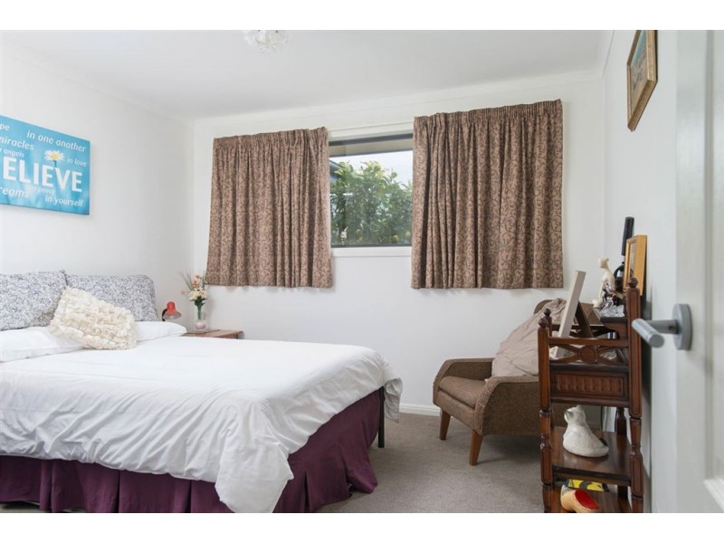 8 Adloch Place, Newnham TAS 7248