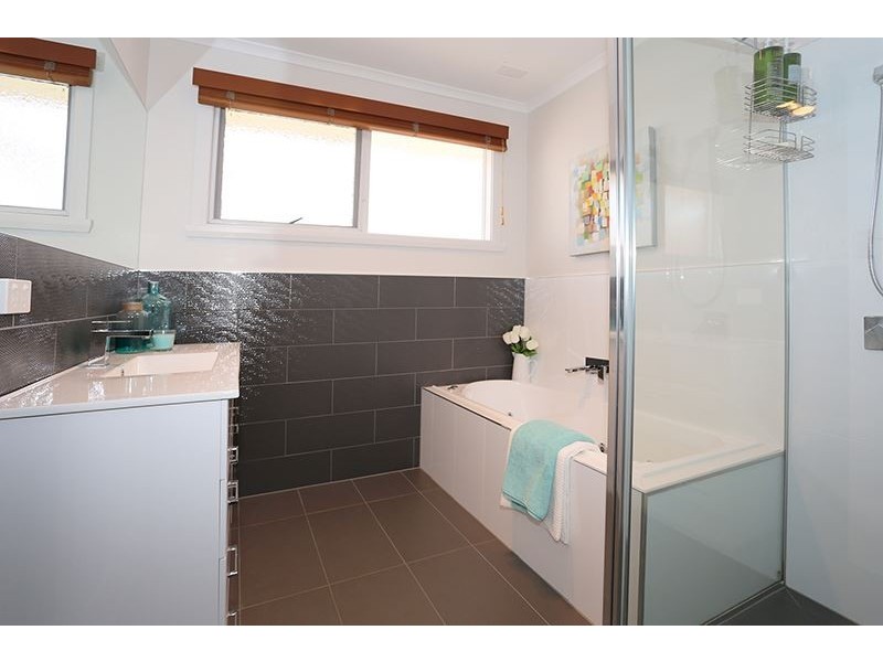 18 Procter Street, Newnham TAS 7248