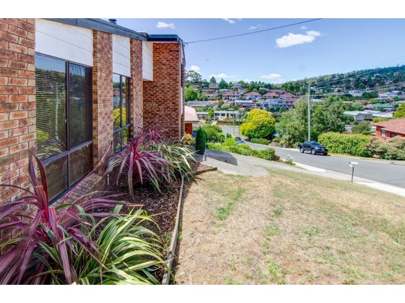 8 Glencoe Avenue, Trevallyn TAS 7250