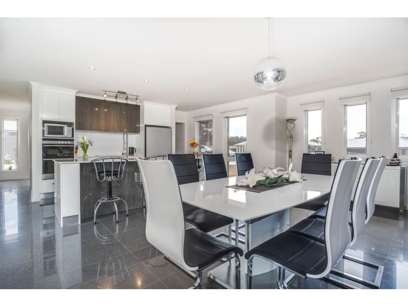 1 Lakeside Drive, Kings Meadows TAS 7249