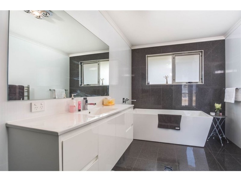 1 Lakeside Drive, Kings Meadows TAS 7249