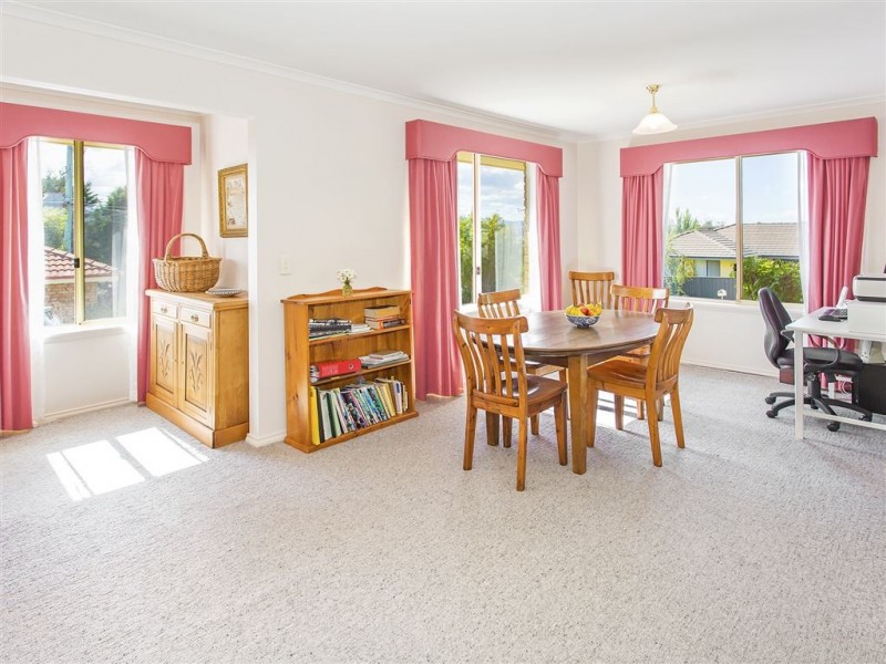 3/2 Carrera Place, Norwood TAS 7250