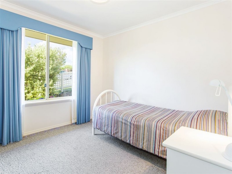 3/2 Carrera Place, Norwood TAS 7250