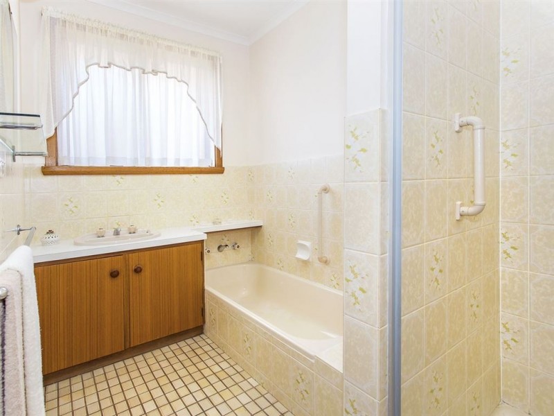 8 Bimbimbi Avenue, Prospect Vale TAS 7250