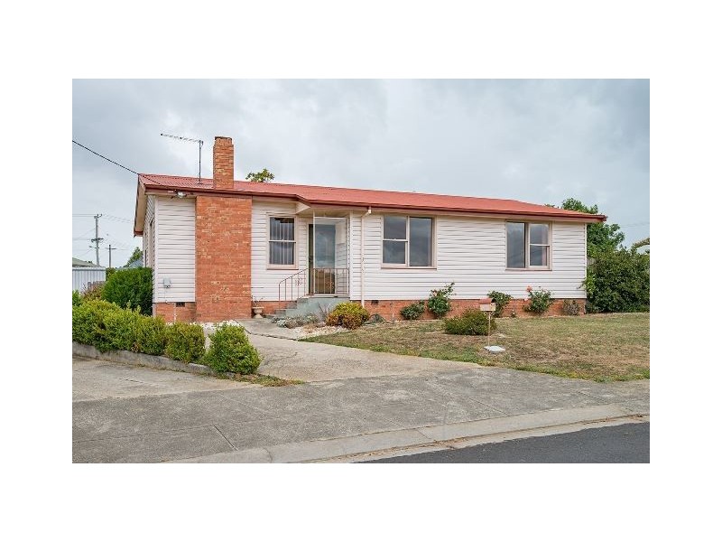 2 Lowanna Place, Ravenswood TAS 7250