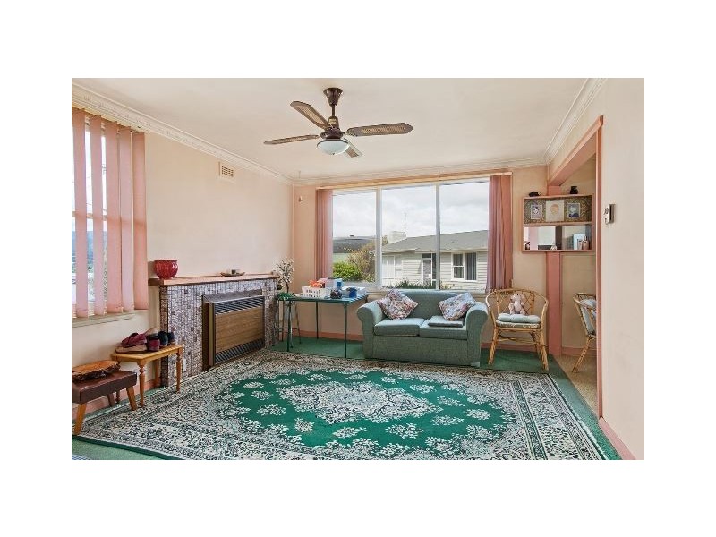 2 Lowanna Place, Ravenswood TAS 7250
