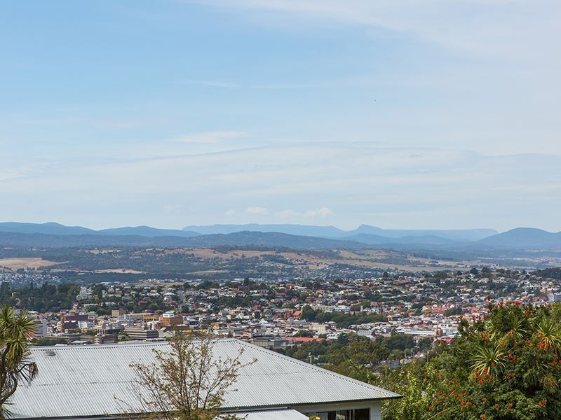 34 Summit Road, Trevallyn TAS 7250
