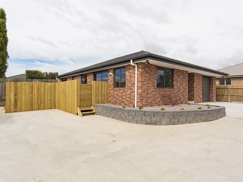 1/13 Senator Court, Newnham TAS 7248