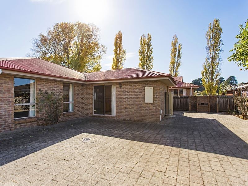 4 Roger Retreat, Newnham TAS 7248