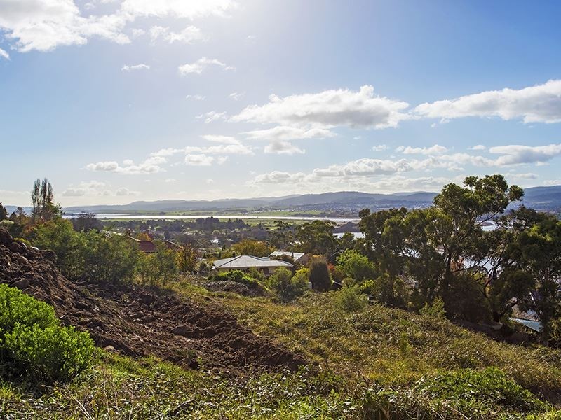 42 Floreat Crescent, Trevallyn TAS 7250