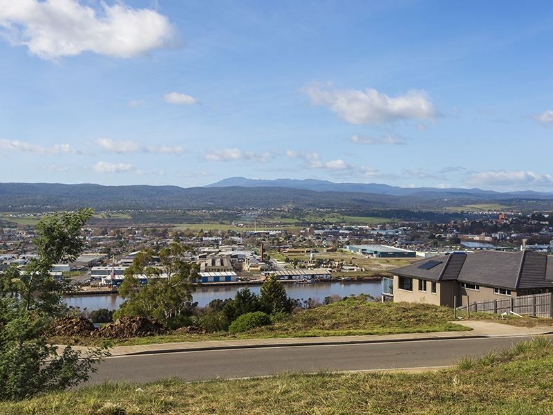 42 Floreat Crescent, Trevallyn TAS 7250
