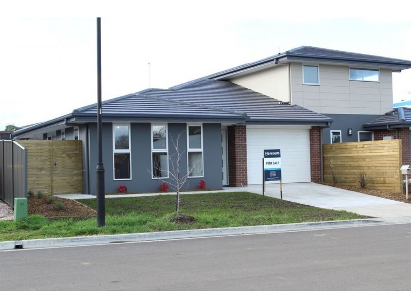 2/16 Hortus Place, Newnham TAS 7248