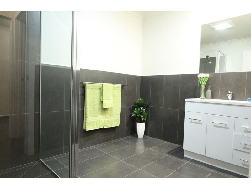 2/16 Hortus Place, Newnham TAS 7248