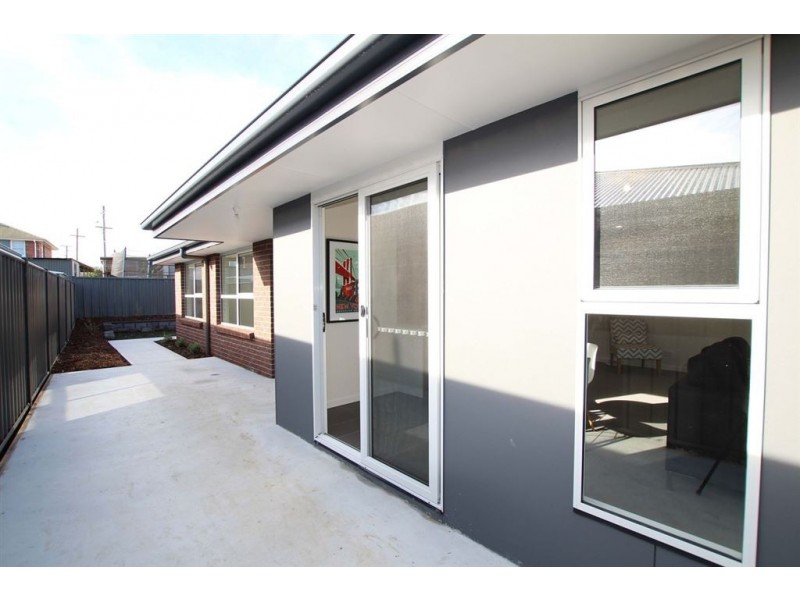 2/16 Hortus Place, Newnham TAS 7248