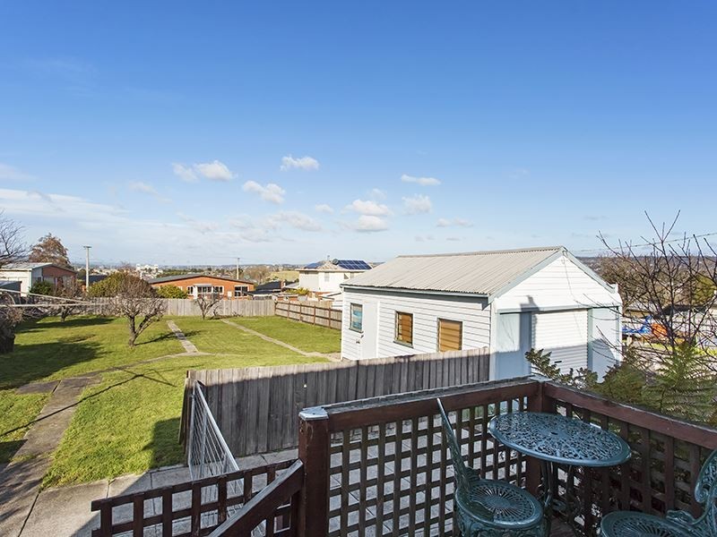 20 Walkers Avenue, Newnham TAS 7248