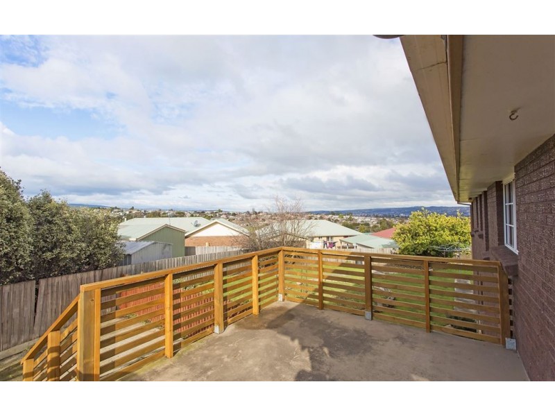 8 Bonnard Court, Newnham TAS 7248