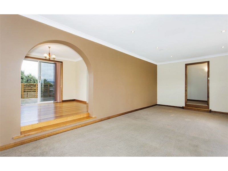 8 Bonnard Court, Newnham TAS 7248