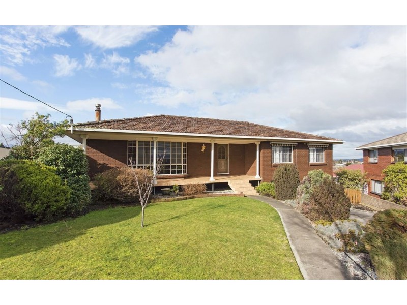 8 Bonnard Court, Newnham TAS 7248