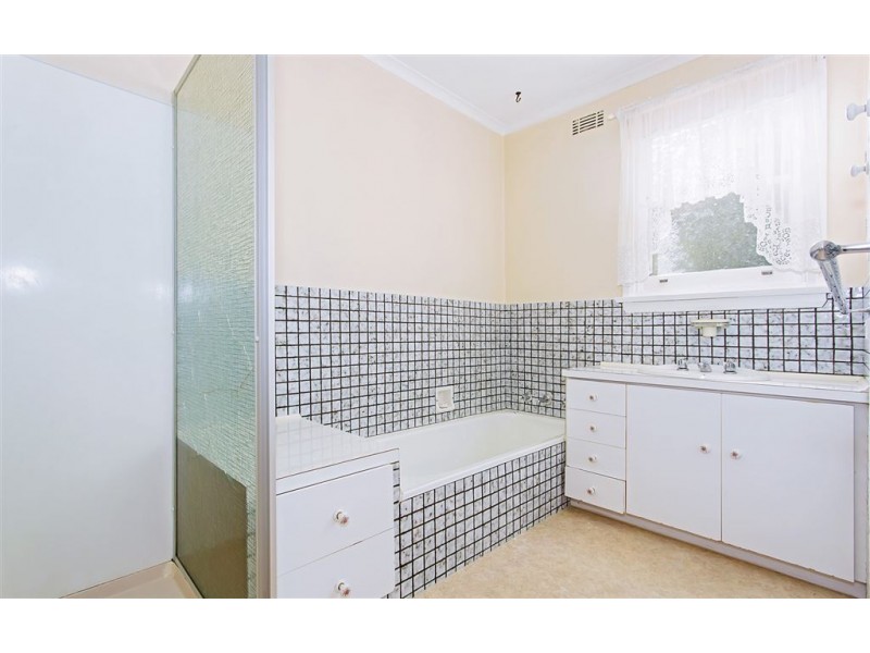 14 Ronneby Road, Newnham TAS 7248