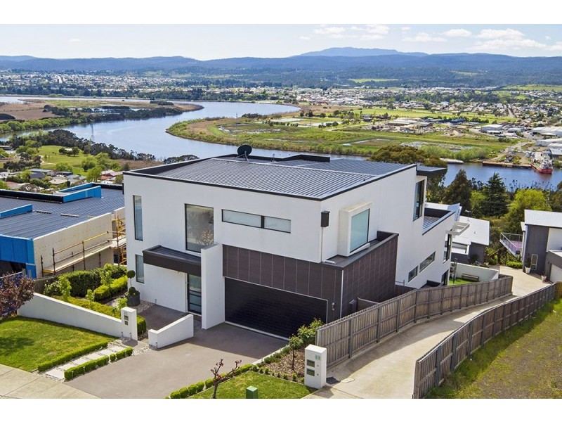 67 Lachlan Parade, Trevallyn TAS 7250