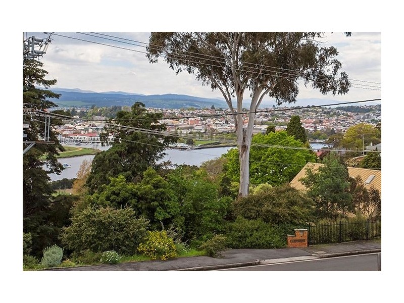 21 Floreat Crescent, Trevallyn TAS 7250