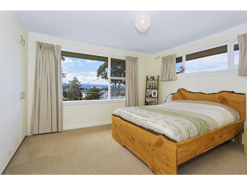 21 Floreat Crescent, Trevallyn TAS 7250