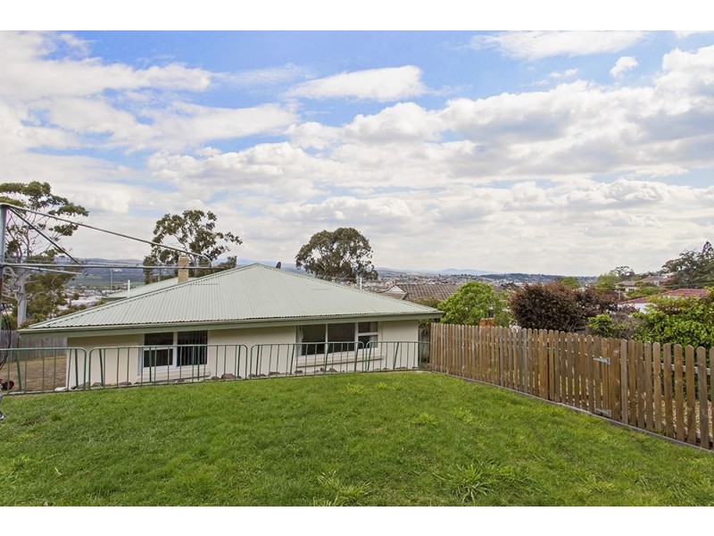 21 Floreat Crescent, Trevallyn TAS 7250