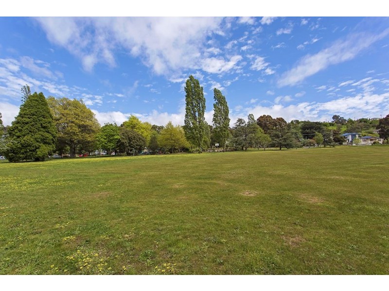 2/51 McKellar Rd, Newstead TAS 7250