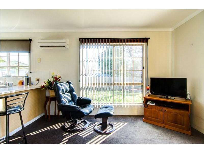 2/7 Pine Ave, Newstead TAS 7250