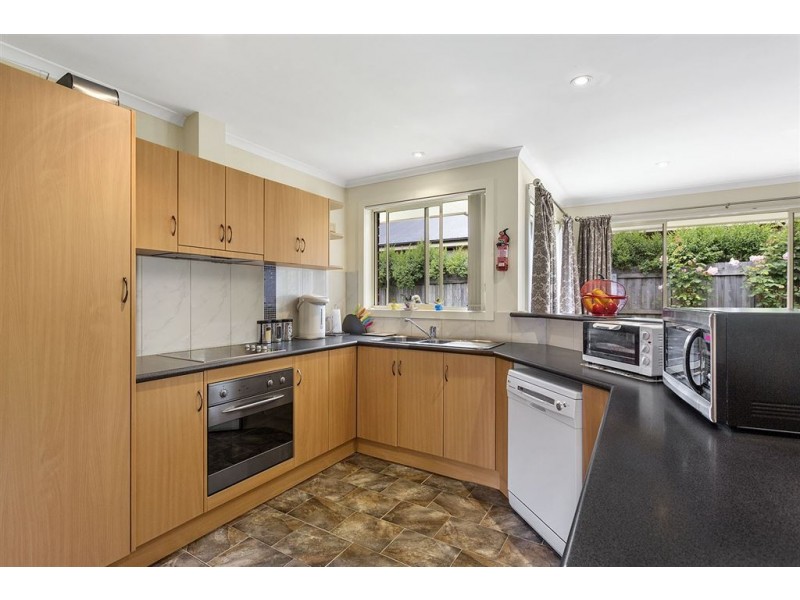 15 Bartlett Grove, Newnham TAS 7248